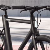 Lenker und Vorbau sind extrem aufgeräumt.