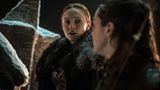 Nehmen auch an der Schlacht teil: Die beiden Schwestern Arya und Sansa Stark. Während Arya mit ihrer neuen Waffe (Kudos noch einmal an Gendry, den Schmied) den einen oder anderen Weißen Wanderer erledigen dürfte ...