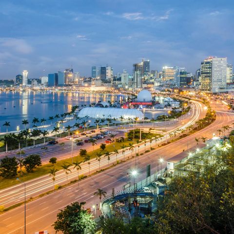 Die Einwohnerzahl von Luanda, der Hauptstadt Angolas, wird bis 2030 um 60 Prozent zunehmen. Die Herausforderung wird sein, ausreichend Wohnraum zu schaffen - vor allem der Zugang zu sanitären Anlagen wird zum Problem, da die Stadt aus allen Nähten quillt.