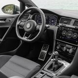 Der größte Infotainmentbildschirm wird zehn Zoll groß sein (Bild: Volkswagen Golf R)