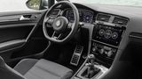 Der größte Infotainmentbildschirm wird zehn Zoll groß sein (Bild: Volkswagen Golf R)