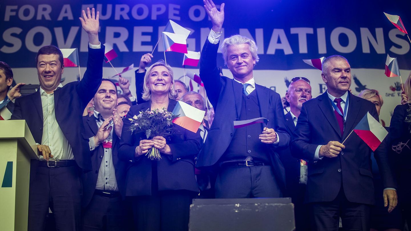 Marine Le Pen und Geert Wilders beim Auftakt zur Europawahl der tschechischen Rechtspartei "SPD"