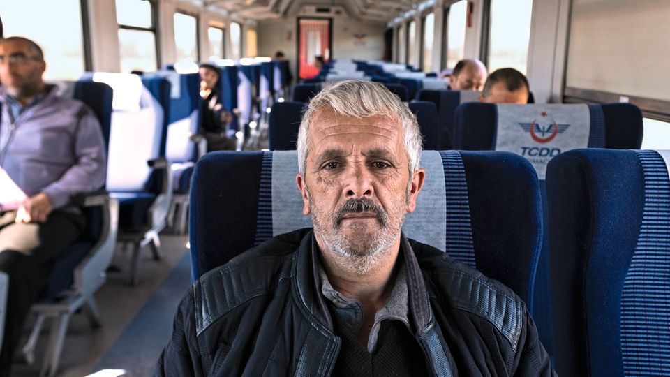 Ein Land, zwei Welten: Für Wanderarbeiter Sener ist die Reise schiere Notwendigkeit Für Wanderarbeiter Sener ist die Reise schiere Notwendigkeit