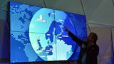Nach Hamburg geht es weiter durch die Ostsee, über Stockholm, Helsinki nach St. Petersburg, wie Expeditionsleiter Jérôme Delafosse erklärt. Auf Kanälen und Seen in Russland wird die "Energy Observer" bis nach Murmansk und Spitzbergen fahren. An Norwegens Küste geht es über die Nordsee bis nach London. 2020 soll das Schiff Asien und den Pazifik befahren, bis 2022 die amerikanische Ostküste erreicht wird.  Weitere Infos unter www.energy-observer.org