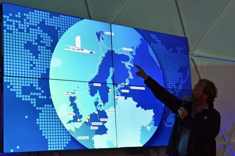Nach Hamburg geht es weiter durch die Ostsee, über Stockholm, Helsinki nach St. Petersburg, wie Expeditionsleiter Jérôme Delafosse erklärt. Auf Kanälen und Seen in Russland wird die "Energy Observer" bis nach Murmansk und Spitzbergen fahren. An Norwegens Küste geht es über die Nordsee bis nach London. 2020 soll das Schiff Asien und den Pazifik befahren, bis 2022 die amerikanische Ostküste erreicht wird.  Weitere Infos unter www.energy-observer.org