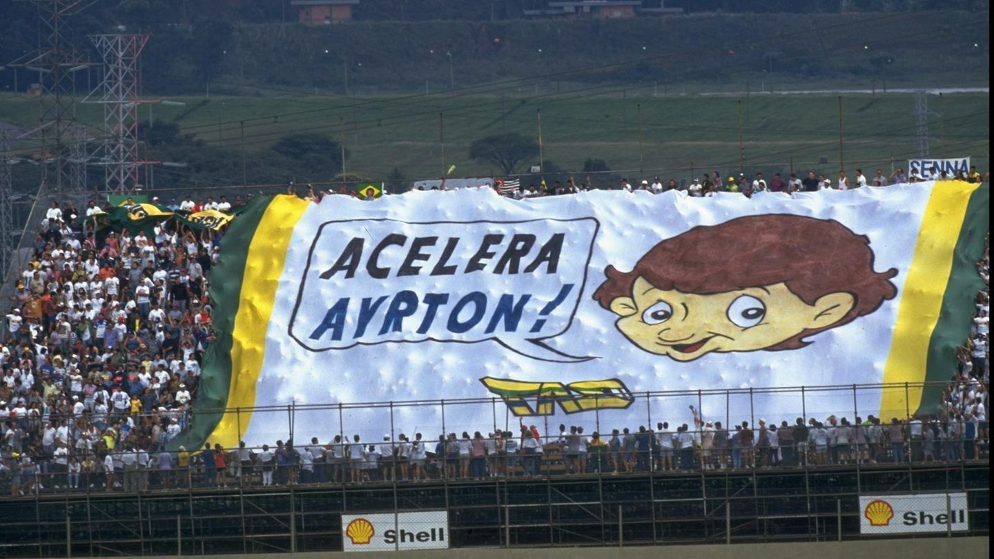 Ein großes Plakat für Ayrton Senna