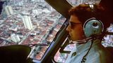 Ayrton Senna fliegt einen Helikopter