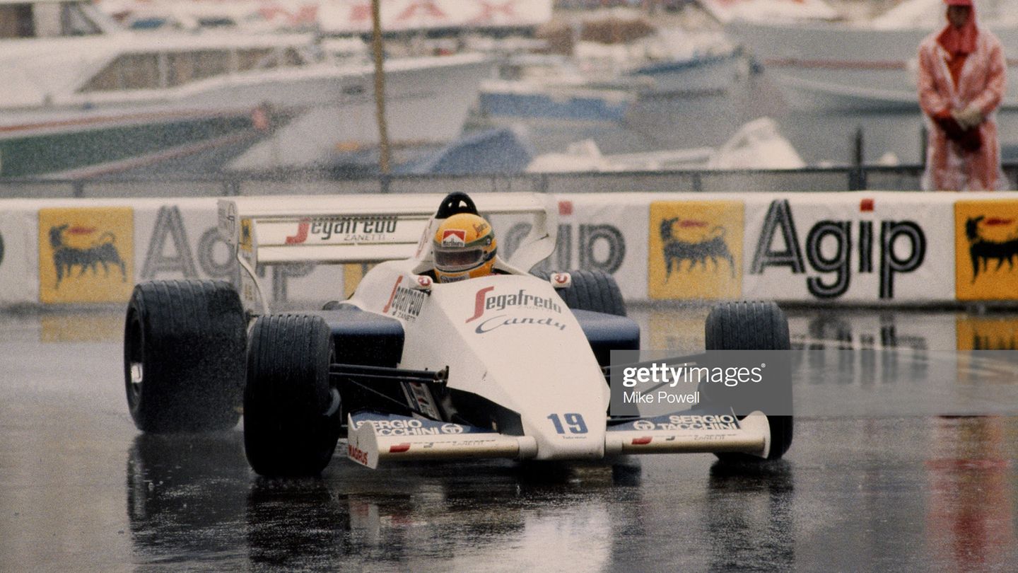 Ayrton Senna fährt im Regen Ayrton Senna fährt im Regen