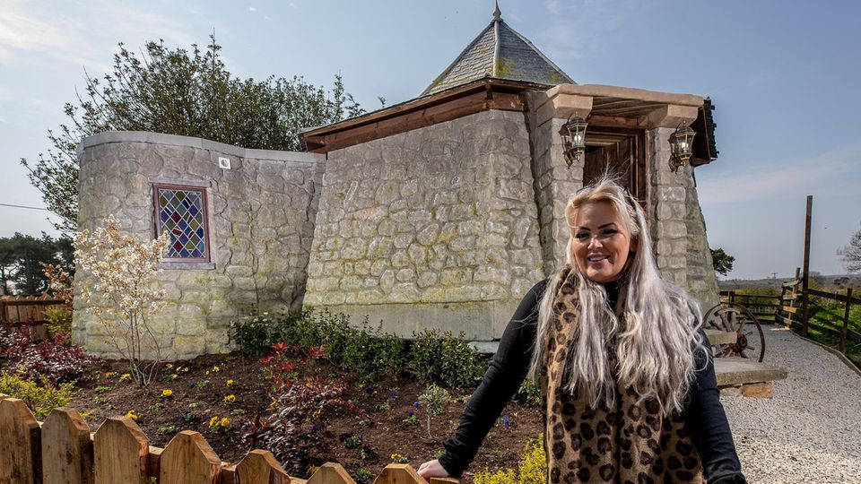 "Harry Potter"-Fan Carol Cavendish hat im Norden Englands Hagrids Hütte als Ferienwohnung nachgebaut. Für 195 Pfund pro Nacht kann man sich wie in Hogwarts fühlen.