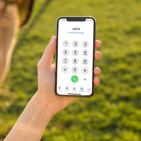 Mit den Zahlencodes schaltet man sehr einfach über die Telefon-App Funktionen des iPhones frei