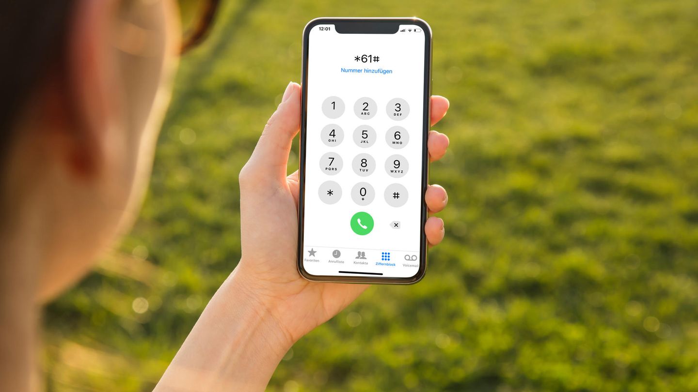 Mit den Zahlencodes schaltet man sehr einfach über die Telefon-App Funktionen des iPhones frei