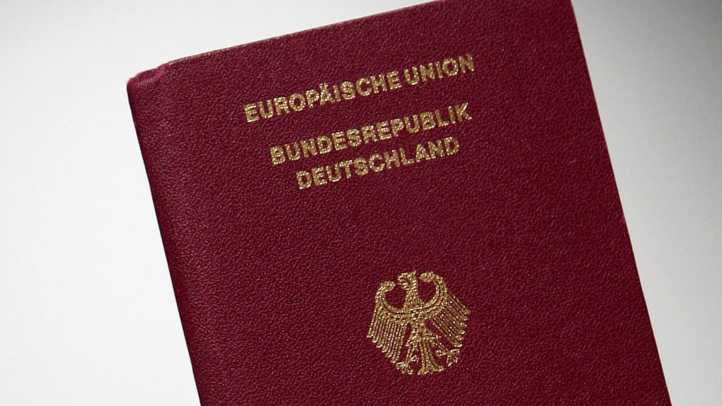 Betrug 300 Neuburger Mussen Ihren Deutschen Pass Wieder Abgeben Stern De