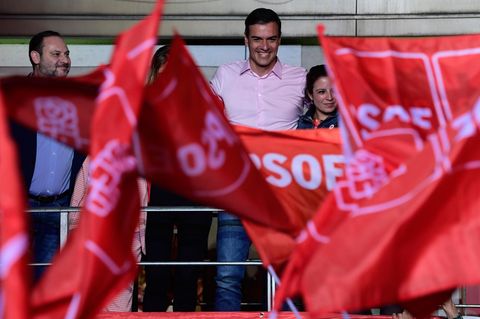 Pedro Sánchez vor Anhängern