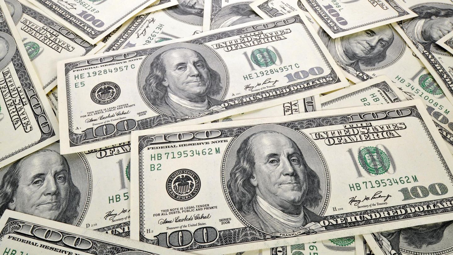 Welche Höhe die Dollar-Noten hatten, ist nicht bekannt