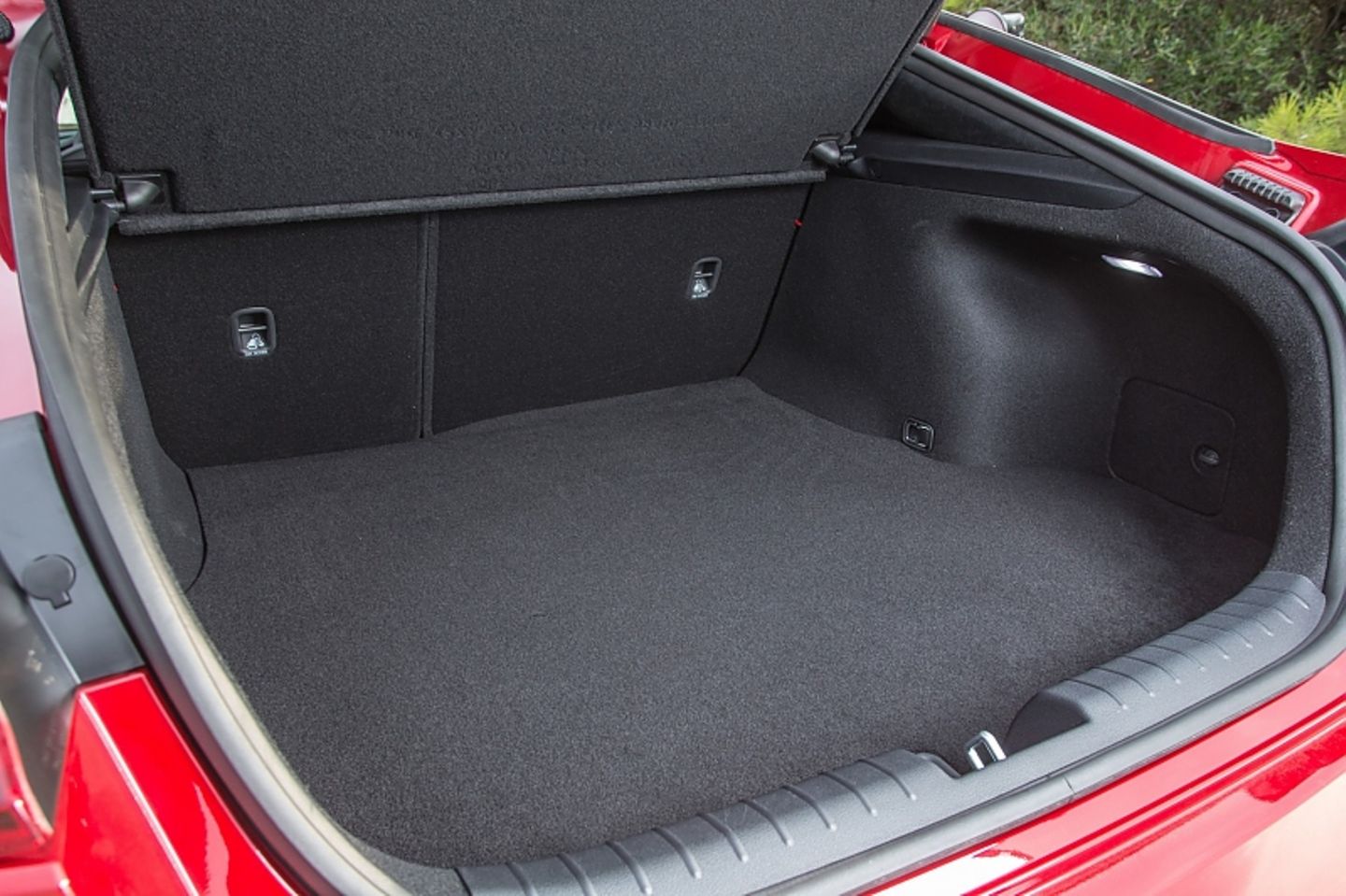 Der Kofferraum hat ein Volumen von 406 bis 1.114 Liter