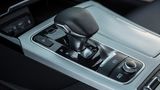 Die Achtgang-Automatik liefert geschmeidige Fahrstufenwechsel