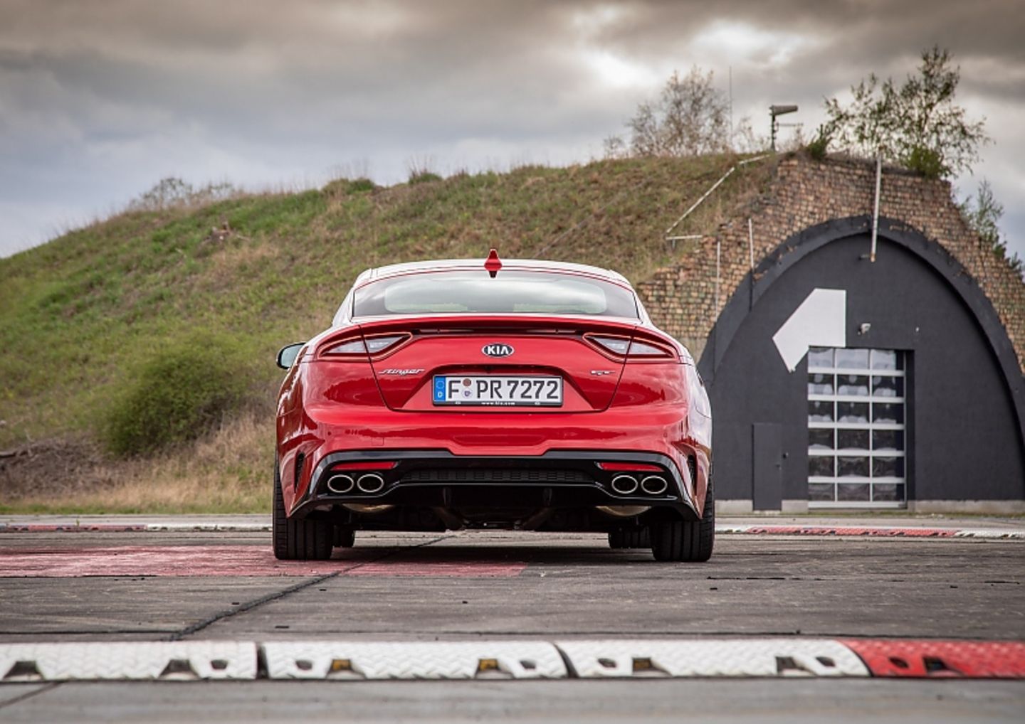 Das ist die Seite, die die meisten Kia Stinger GT 3.3 T GDi AWD aufgrund der Höchstgeschwindigkeit von 270 km/h zu sehen bekomme