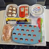 Emirates, Economy Class: Hamburg - Dubai (Kids Menü)