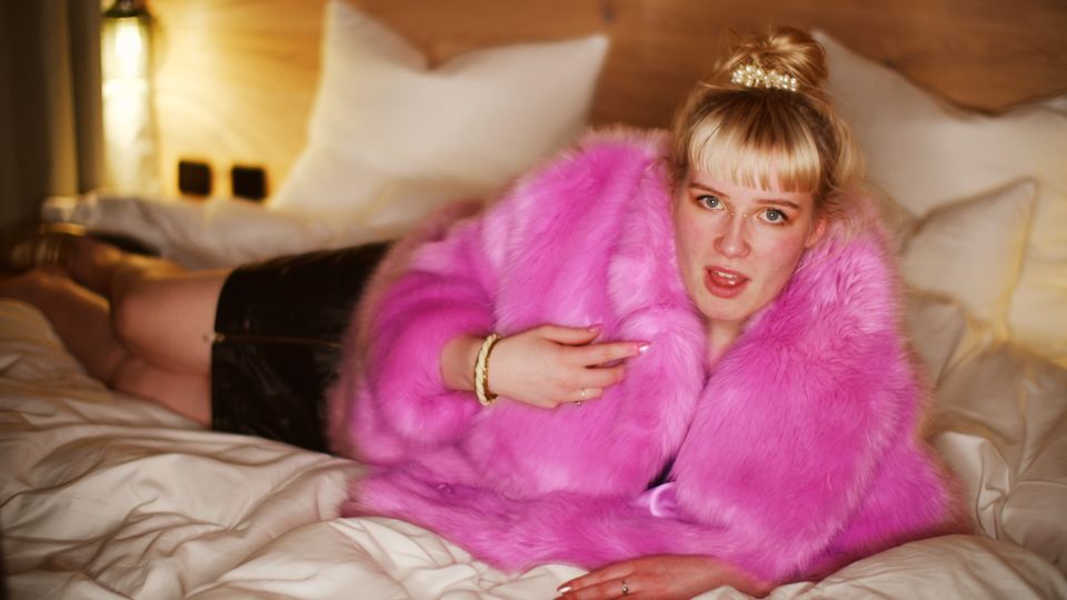 "Kein Luxus" von Luxus Babe
