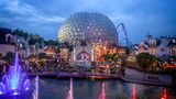 Europa-Park in Rust  Der am meisten besuchte Freizeitpark im deutschen Sprachraum erstreckt sich über eine Fläche von 95 Hektar und bietet 80 Themenbereiche mit mehr als 100 Fahrgeschäften - inklusive fünf Hotels und einem Campingplatz.  Infos: www.europapark.de