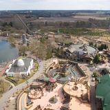 Heide Park Resort  Nach mehrjähriger Pause ist eine der Hauptattraktion zum Saisonstart 2019 wieder freigegeben: der Colossos, Europas höchste Holzachterbahn. Im Park gibt es 40 weitere Attraktionen für die ganze Familie.  Infos: www.heide-park.de