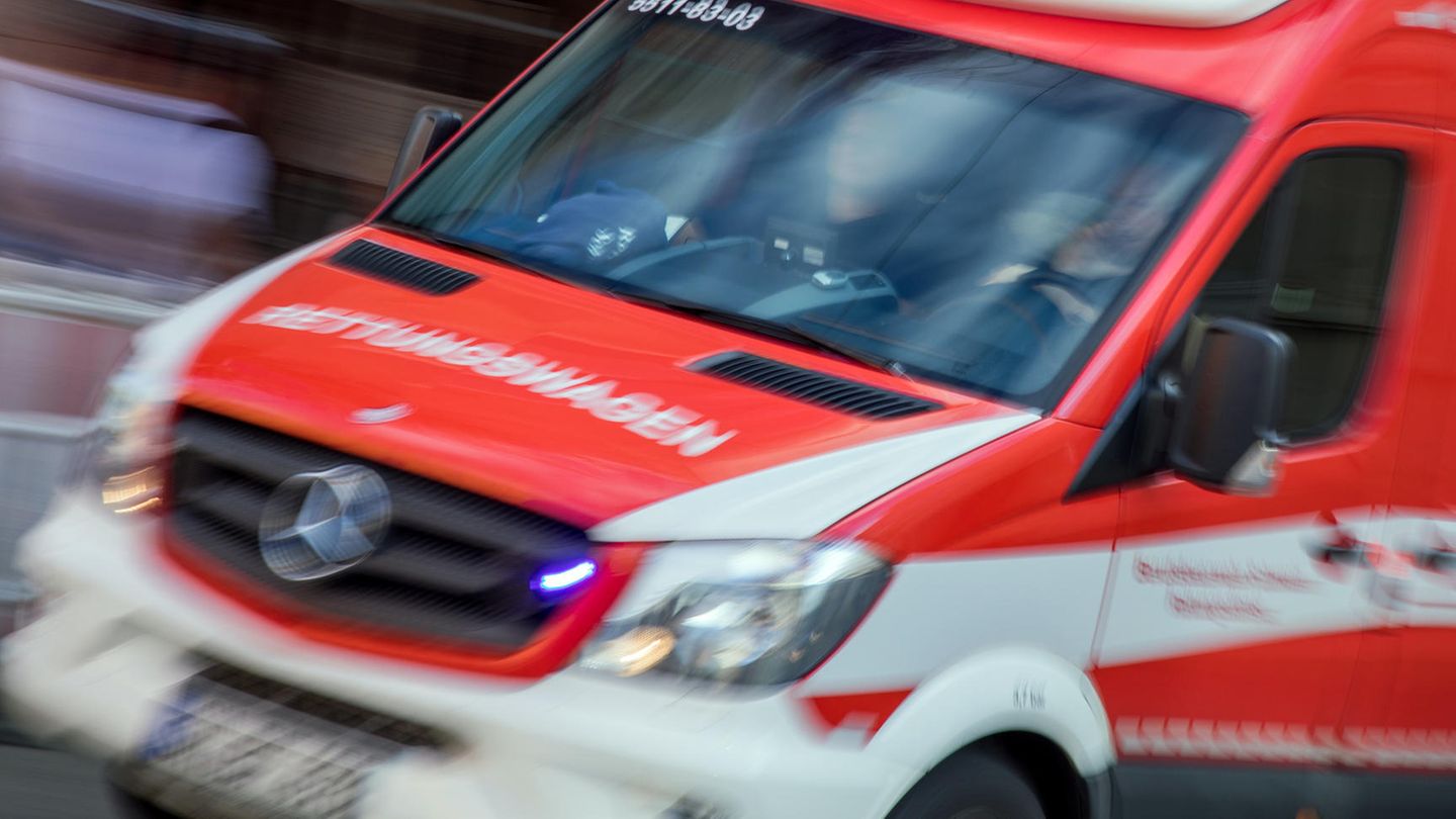 nachrichten deutschland - rettungswagen ausgebremst