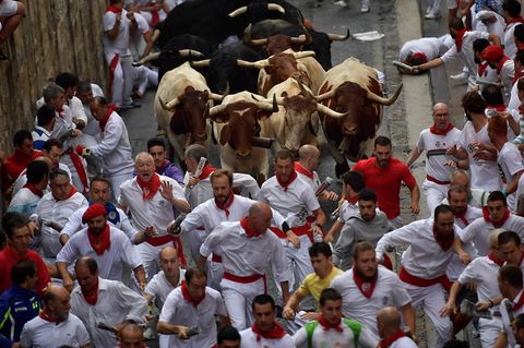 Unser Bild zeigt die Stierhatz in Pamplona im Juli des vergangenen Jahres (Archivbild)
