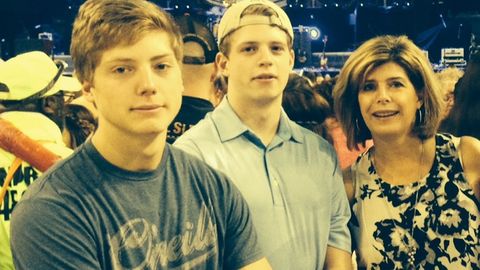 Becky Savage mit ihren beiden verstorbenen Söhnen Nick (M.) und Jack