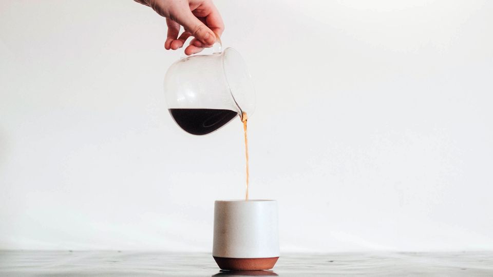 Von Karaffe bis Milchaufschäumer: Wir zeigen dir unsere liebsten Kaffee-Gadgets