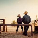 9. Was macht sein Vater denn beruflich?