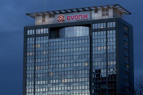 Die Evonik AG sticht durch seine anhaltende Parteienfreundlichkeit besonders heraus
