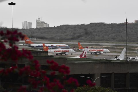 Flugzeuge parken am Flughafen Caracas