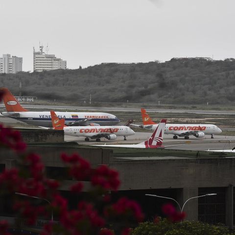 Flugzeuge parken am Flughafen Caracas