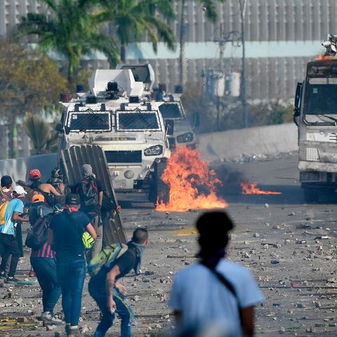 Straßenschlachten zwischen Demonstranten und Sicherheitskräften in Caracas, Venezuela