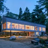 Mirror Point Mirror   Point Cottage ist ein Ferienhaus für die Tochter eines Fischers aus der Gegend, ihrem Ehemann und zwei Kinder. Es liegt an einem See Neuschottland. 