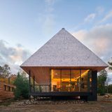 Besonderheit ist der Blick auf die Weiden der Hirsche, den wahren Einwohnern der Insel.