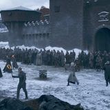 Serien-Hit: Bei der Verbrennung der gefallenen Helden legt sogar die Königin selbst Hand an.