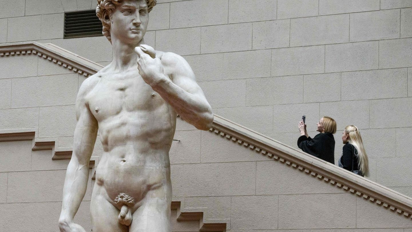 Warum haben antike Statuen meistens einen kleinen Penis? 