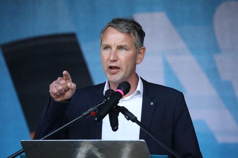 AfD-"Flügel" singt "Deutschland, Deutschland über alles"