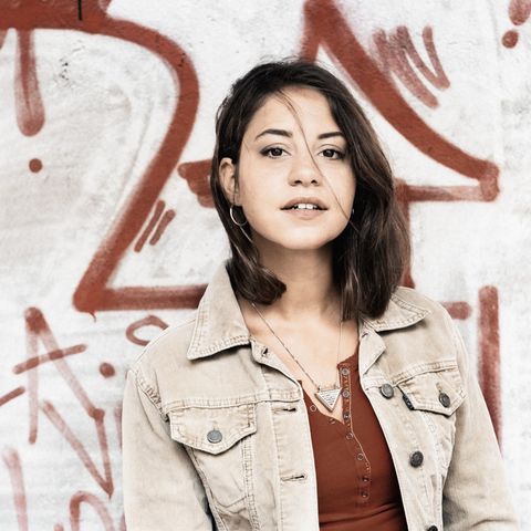 "Nur eine Frau"