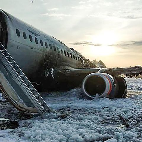Moskau: Das ausgebrannte Wrack der Aeroflot-Maschine