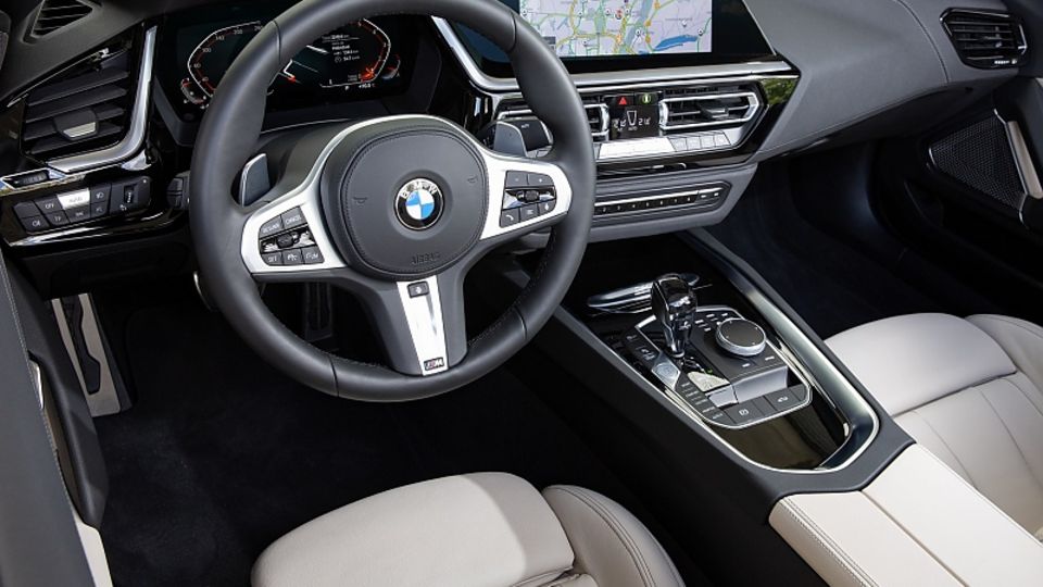 Typisches BMW Cockpit mit eingängiger Bedienung
