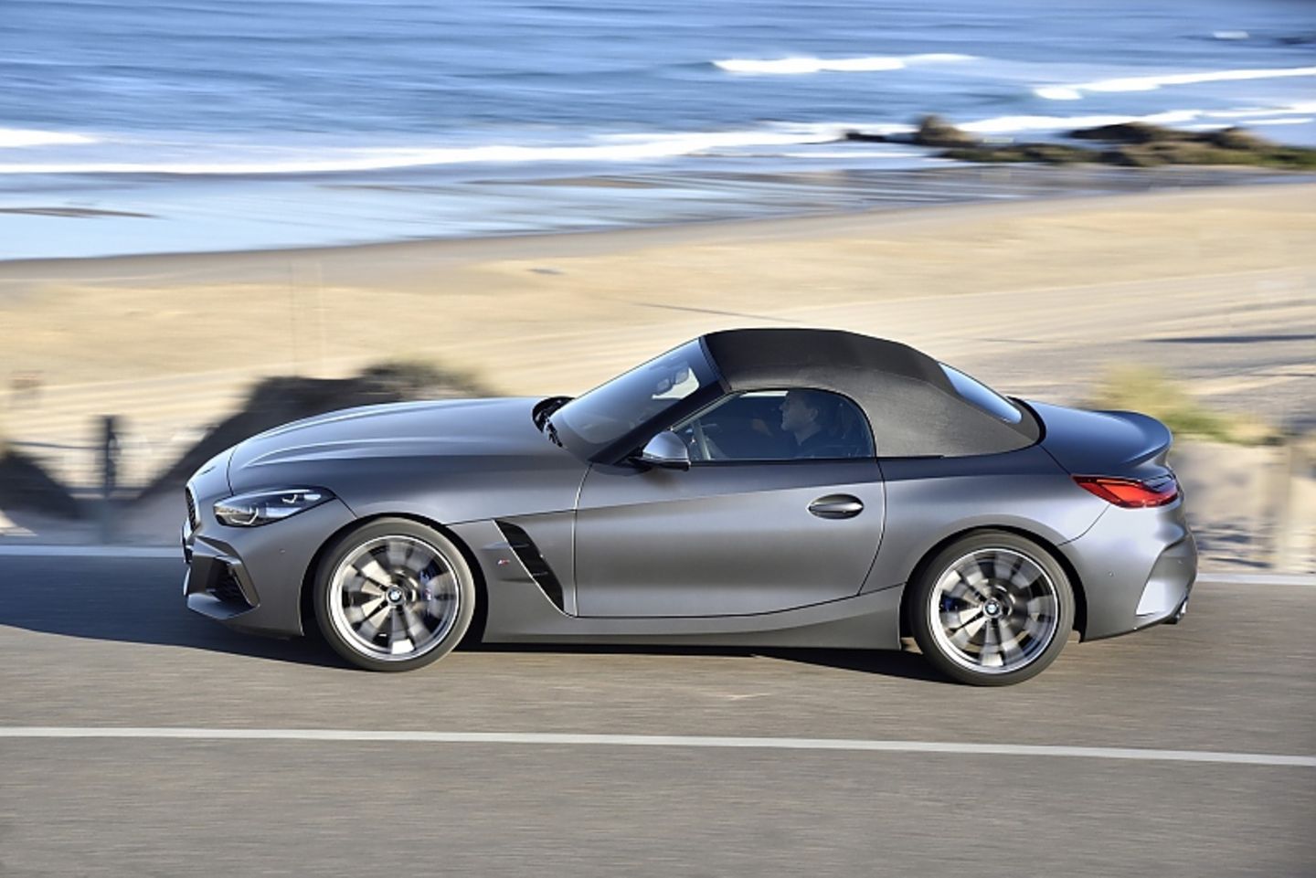 Der BMW Z4 sDrive30i ist ein reinrassiger Roadster