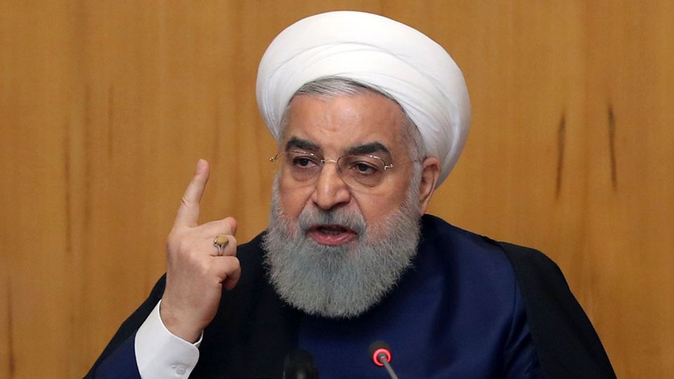 Der iranische Präsident Hassan Ruhani hat einen Teilausstieg seines Landes aus dem Atomabkommen bekanntgegeben