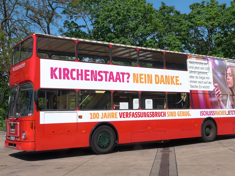 Giordano-Bruno-Stiftung Bus der GBS