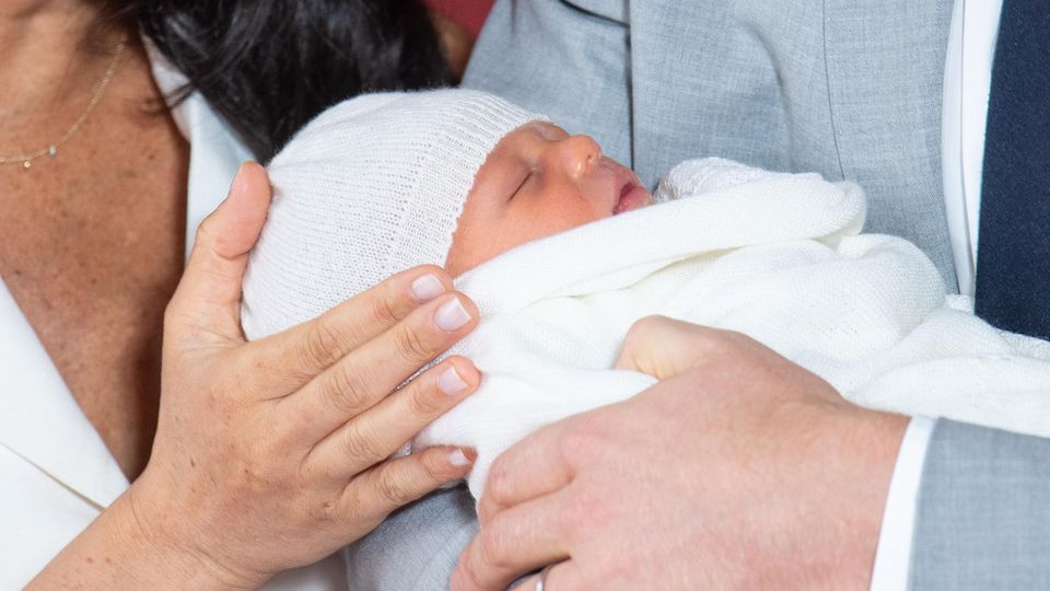 Harry und Meghan zeigen ihr Baby Harry und Meghan zeigen ihr Baby