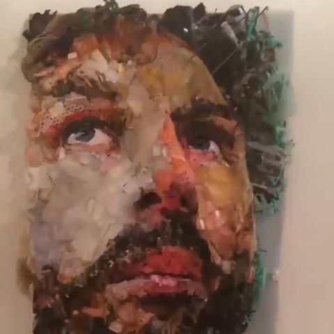 In seinem Kunstwerk verbirgt Thomas Deininger die echten Materialen seiner Kreation