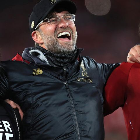 Liverpool-Trainer Jürgen Klopp freut sich mit Teamkollegen über den überraschenden 4:0-Sieg gegen Barcelona im Halbfinale der Champions League 2019.