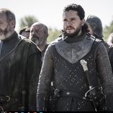 Jon und Davos schauen missmutig in die Ferne. Beide scheinen verständlicherweise keine Lust mehr auf all das Blutvergießen zu haben. Nun steht ihnen die finale Schlacht bevor.