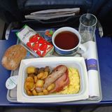 Englisches Frühstück auf einem Morgenflug innerhalb Europas in der Business Class im Jahre 2011